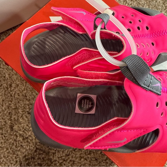 NIKE | Sunray Protect 2 (TD) | Girls Toddler Size 8C | Hyper Pink / Fuchsia Glow - Picture 12 of 15
